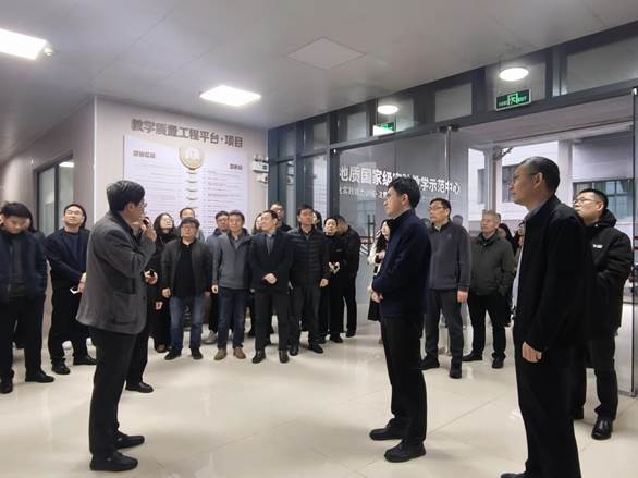 35C8240A06E78FA92B49541652C3742A